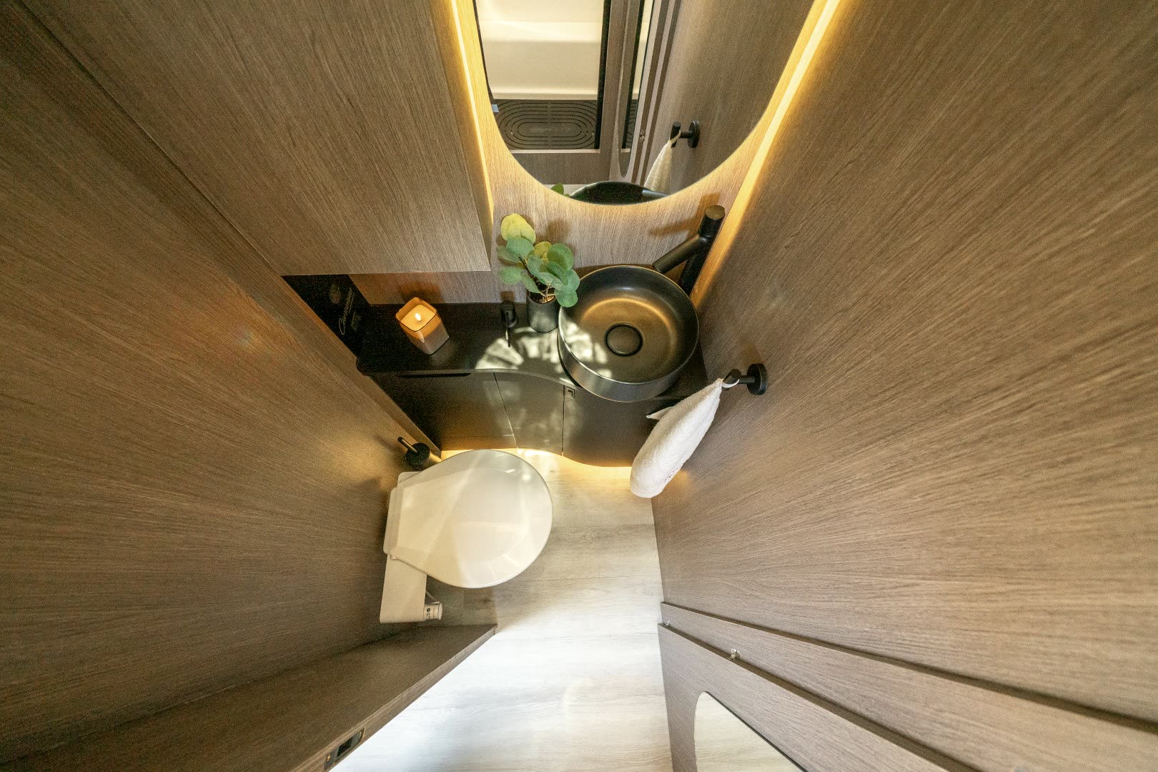 Baño completo con terminaciones de detalle